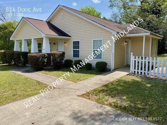 Building Photo - Call this Eau Claire Heights Neighborhood ...
