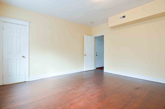 Foto del edificio - 1616 Isherwood St NE