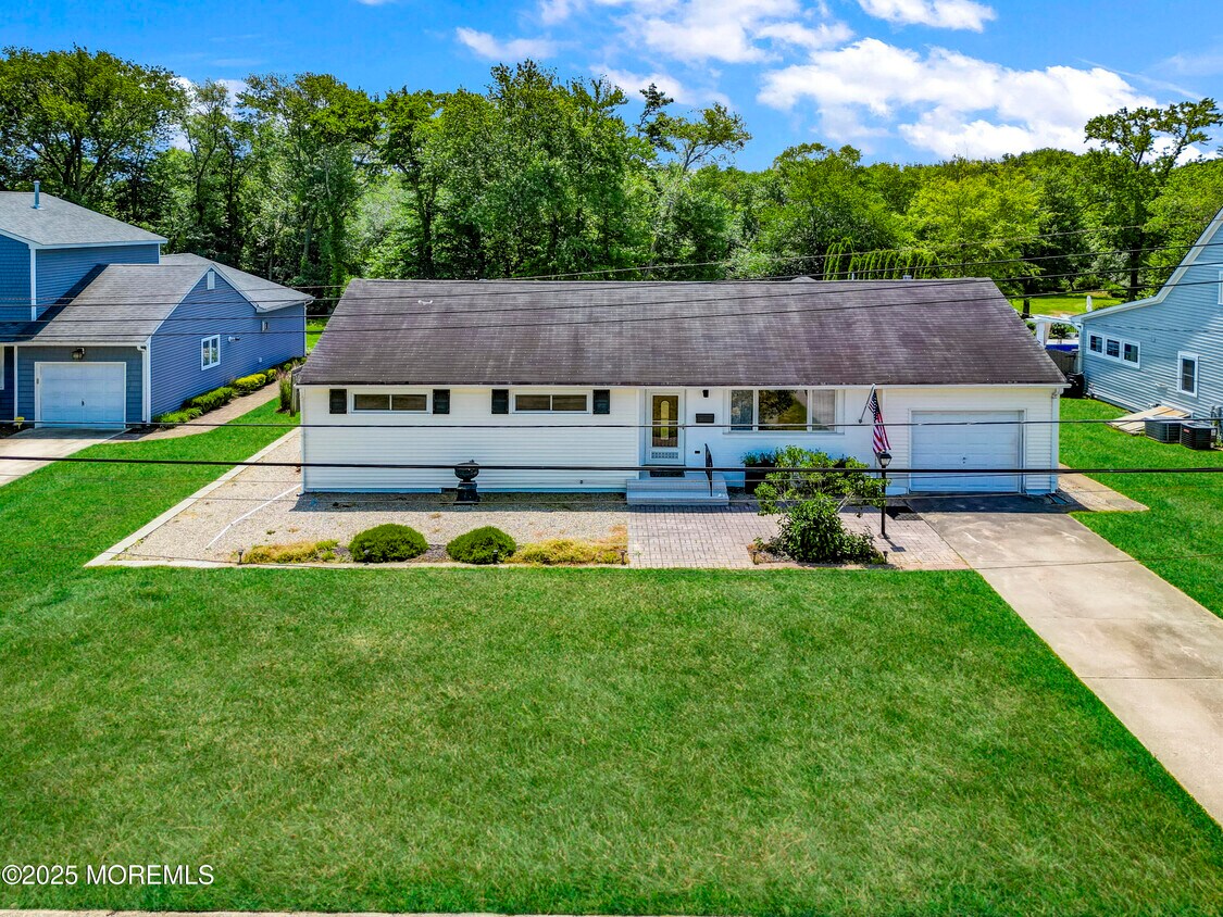 Foto principal - 1007 Shore Rd