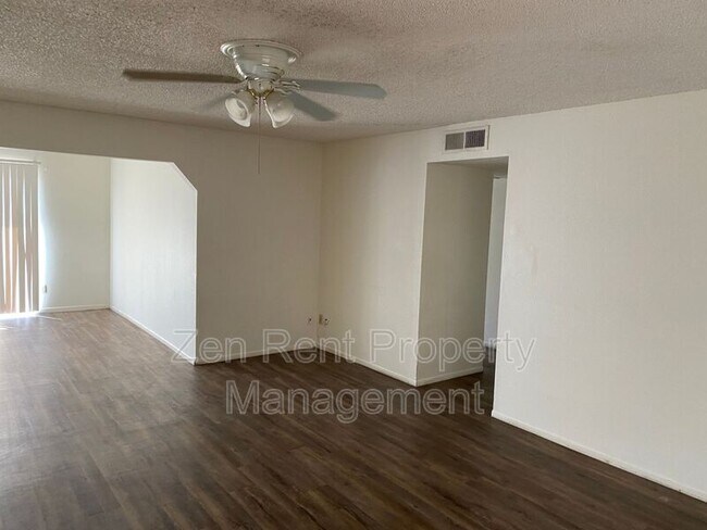 Foto del edificio - 5233 W Altadena Ave