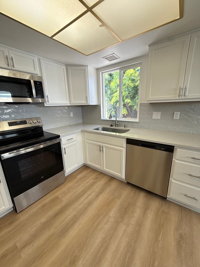 Building Photo - 1818 Fieldcrest Dr