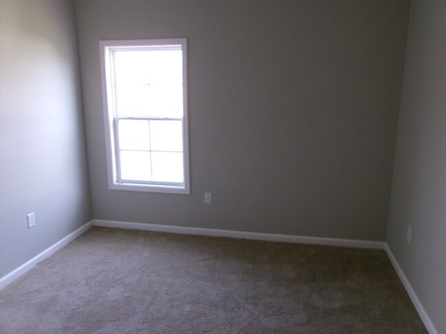 Building Photo - 619 Mayes Ln