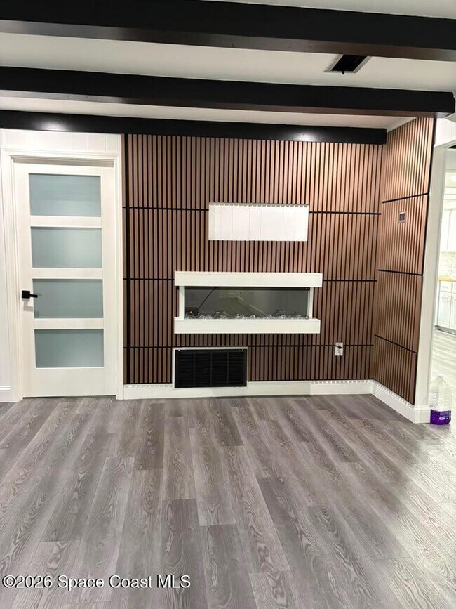 Foto del edificio - 6050 Mangrove St