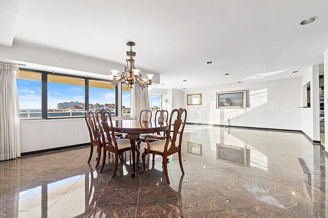 Foto del edificio - 525 Ocean Blvd