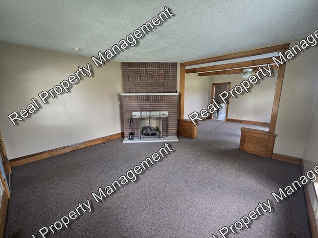 Building Photo - Fantastic 1 Bedroom Apartment
