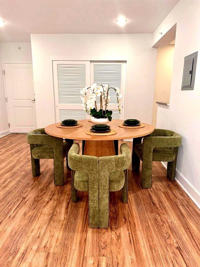 Building Photo - 401 69th St