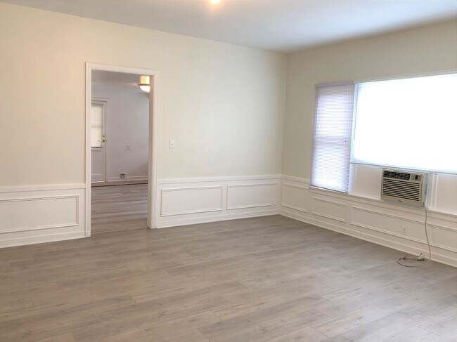 Foto del edificio - 645 N Hill Ave