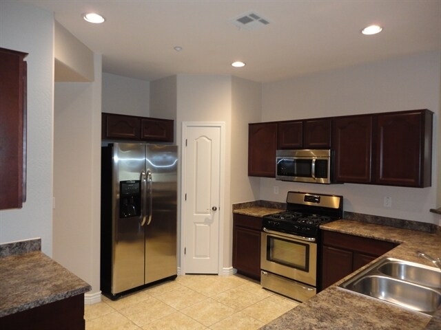 Building Photo - 4616 S Emery
