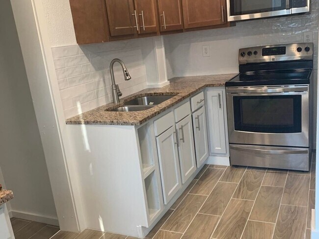 Foto del edificio - 2 Bedroom Single Family Home in Jacksonville