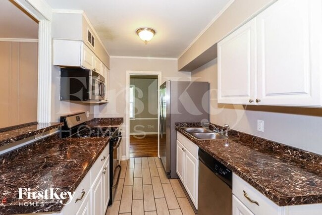 Foto del edificio - 1586 Marcia Rd