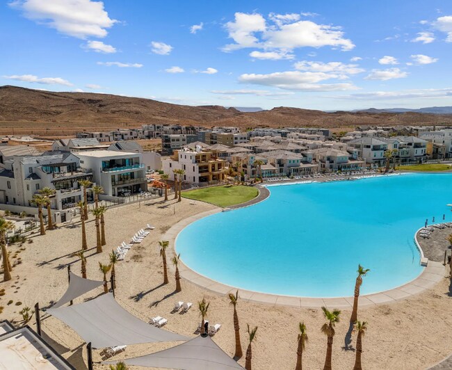 Foto del edificio - Stunning 3 Bedroom, 2.5 Bathroom in Beautiful Desert Color Community