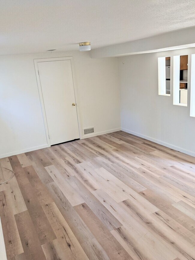 Foto del edificio - Cozy Basement Retreat Awaits!