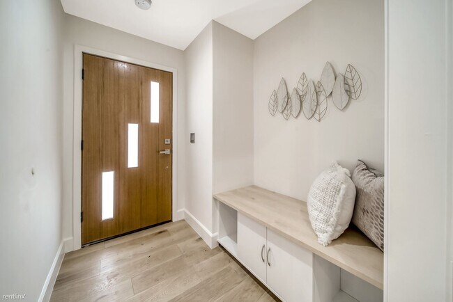 Foto del edificio - 4 br, 3 bath House - 400 Chiquita Avenue