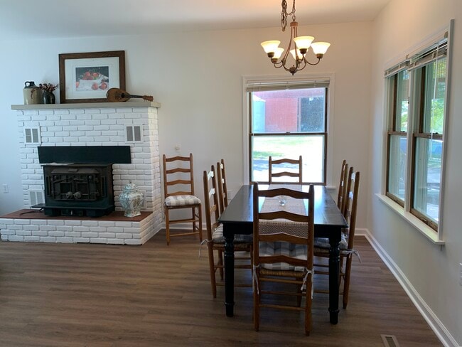 Foto del edificio - 7507 Patten Tract Rd