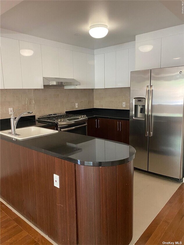 Foto principal - 13646-136-41 41st Ave