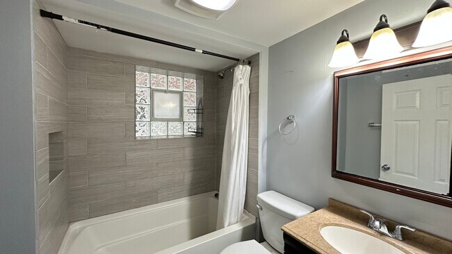 Foto del edificio - 5407 N Sawyer Ave
