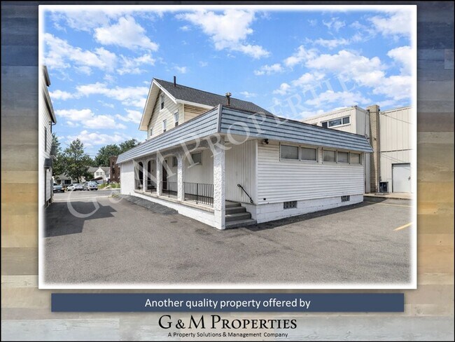 Foto del edificio - 1564 Mt Hope Ave