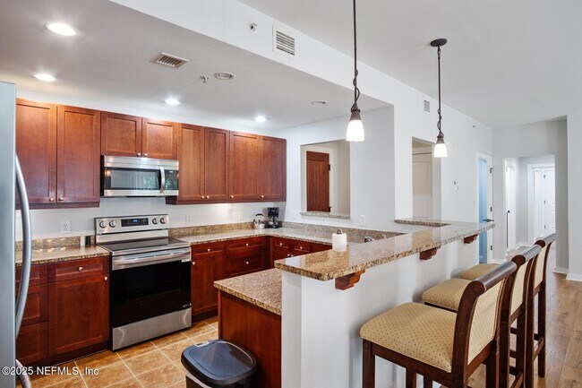 Building Photo - 945 Registry Blvd