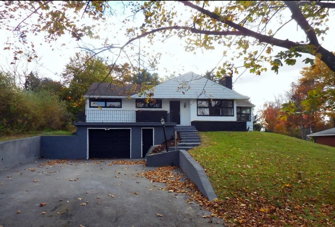 Primary Photo - 518 Lowell Dr