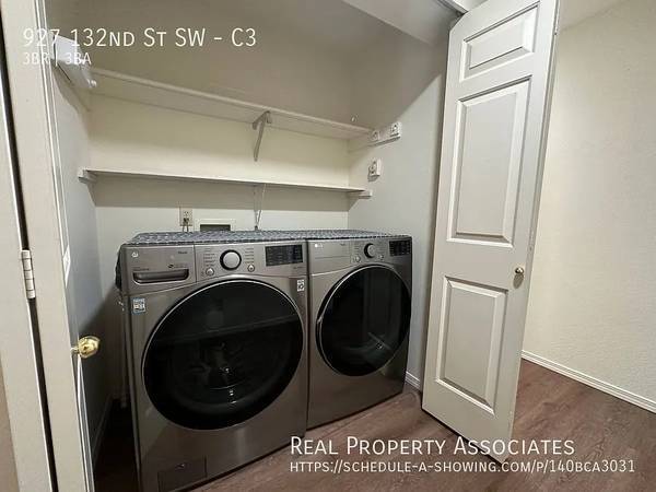Foto del edificio - 927 132nd St SW
