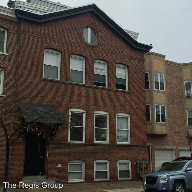 Building Photo - 2232 Christian St