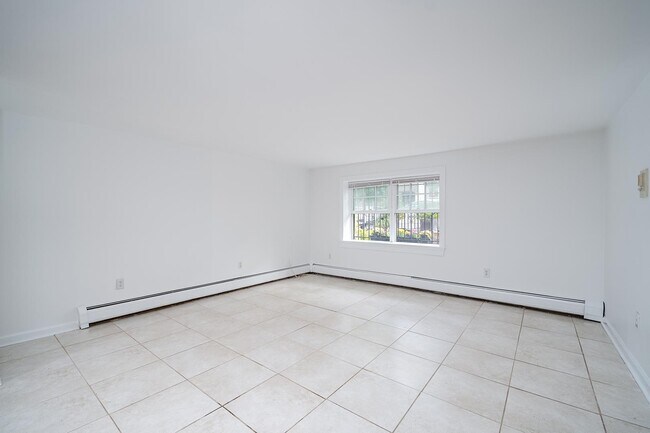Building Photo - 326 Park Ave