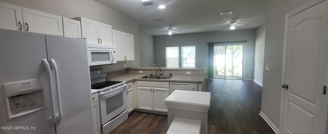 Building Photo - 1573 Biscayne Bay Dr