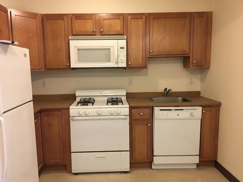 Foto principal - 2466 Belmont Ave