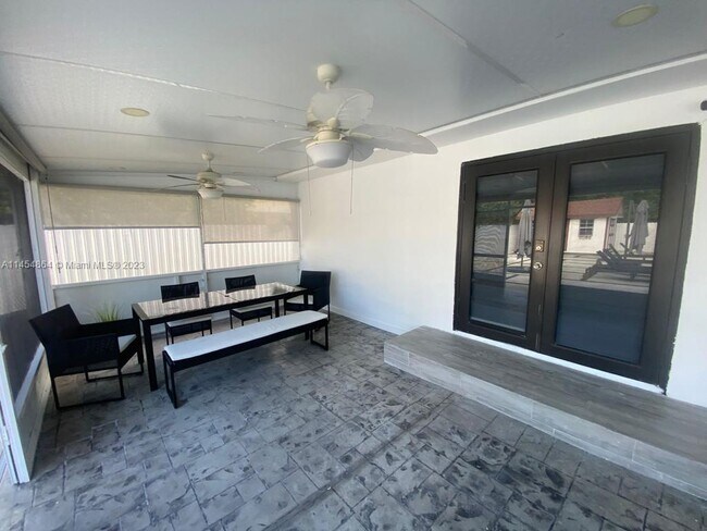 Foto del edificio - 1220 NW 37th Ave