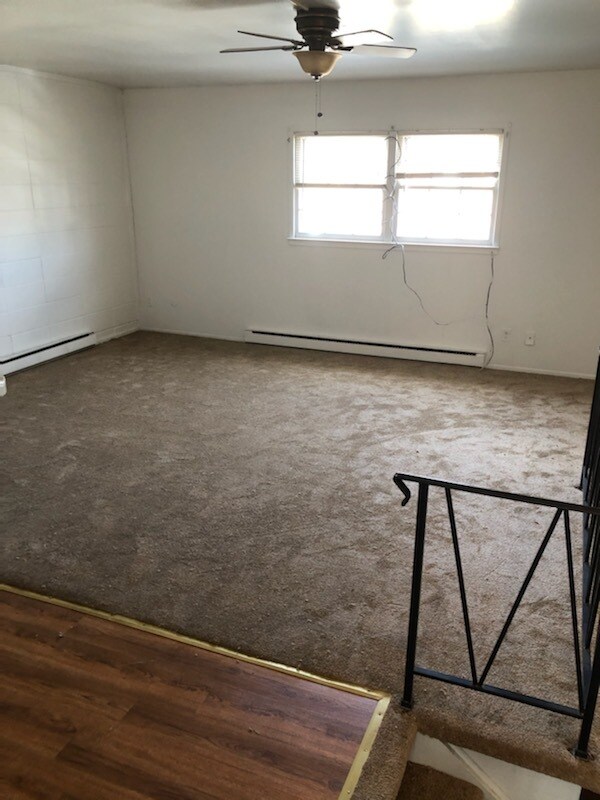 Living Room - 321 Greylock Pky