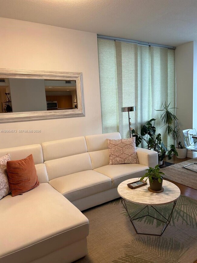 Foto del edificio - 1060 Brickell Ave