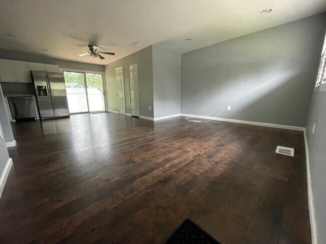 A spacious, open-concept entrance that welcomes you into modern living - 4140 Granby Rd