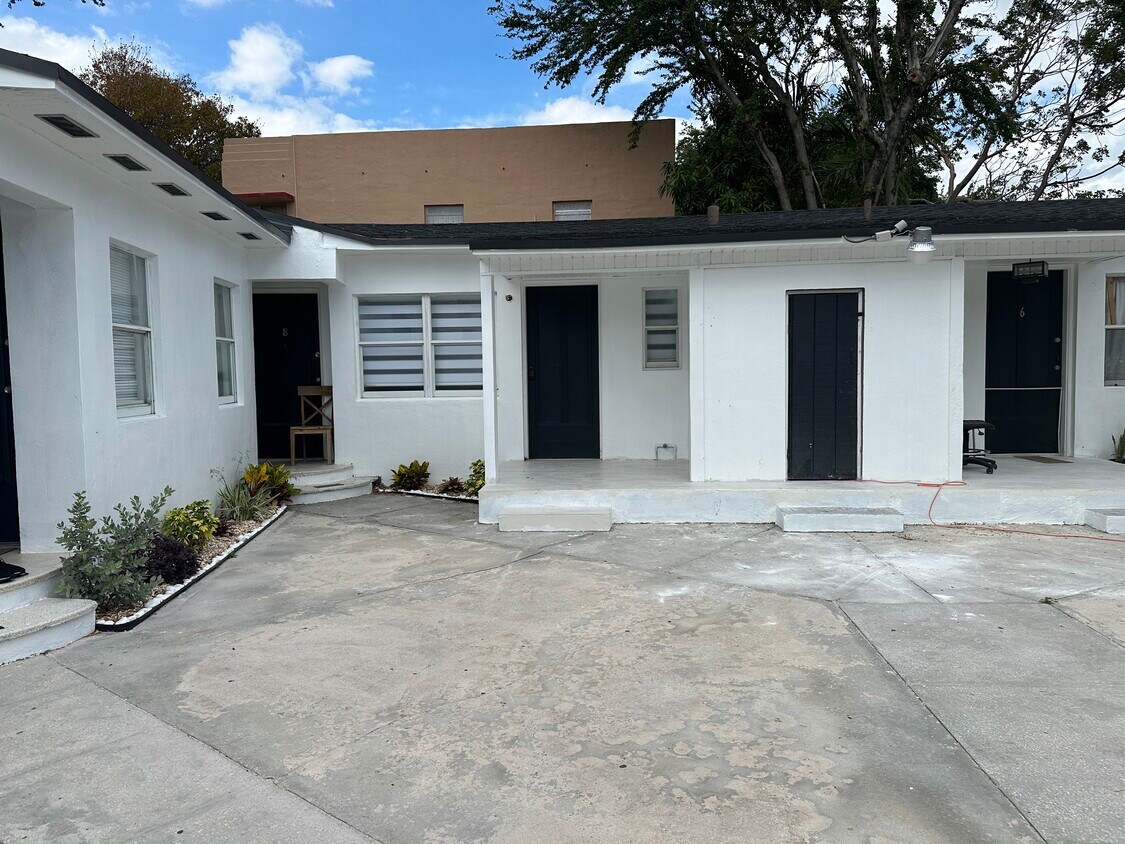 Primary Photo - 675 SW 6th St