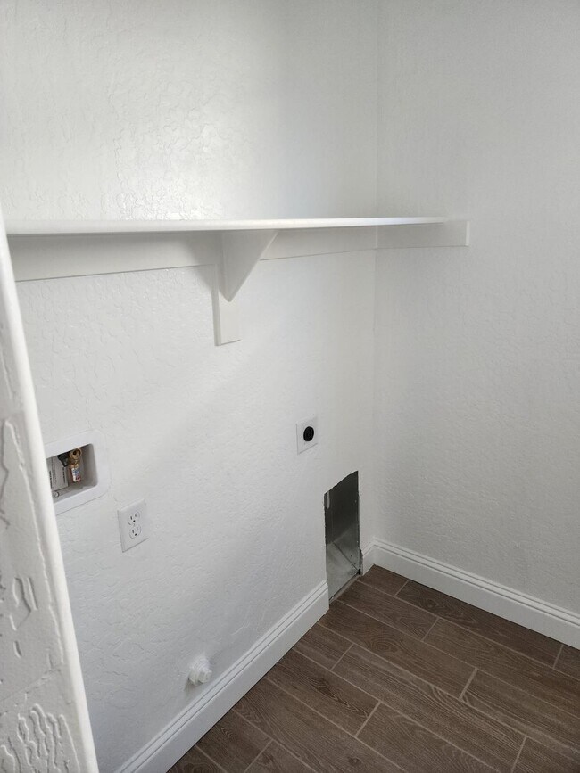 Foto del edificio - 1774 N Mitchell St