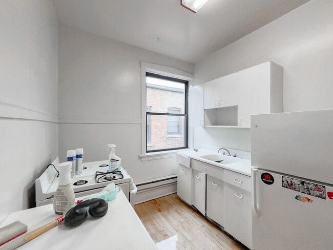 Building Photo - 1320 Oak Ave