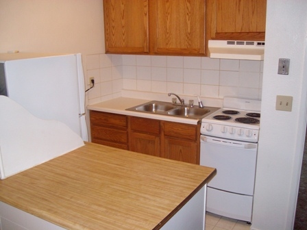 One Bedroom Kitchen - Grove Street Apartments