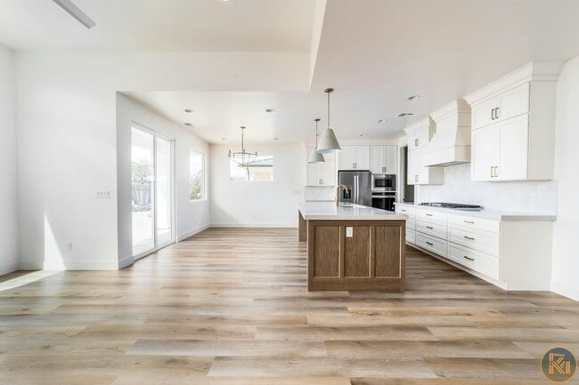 Building Photo - 1806 S Roy Ct