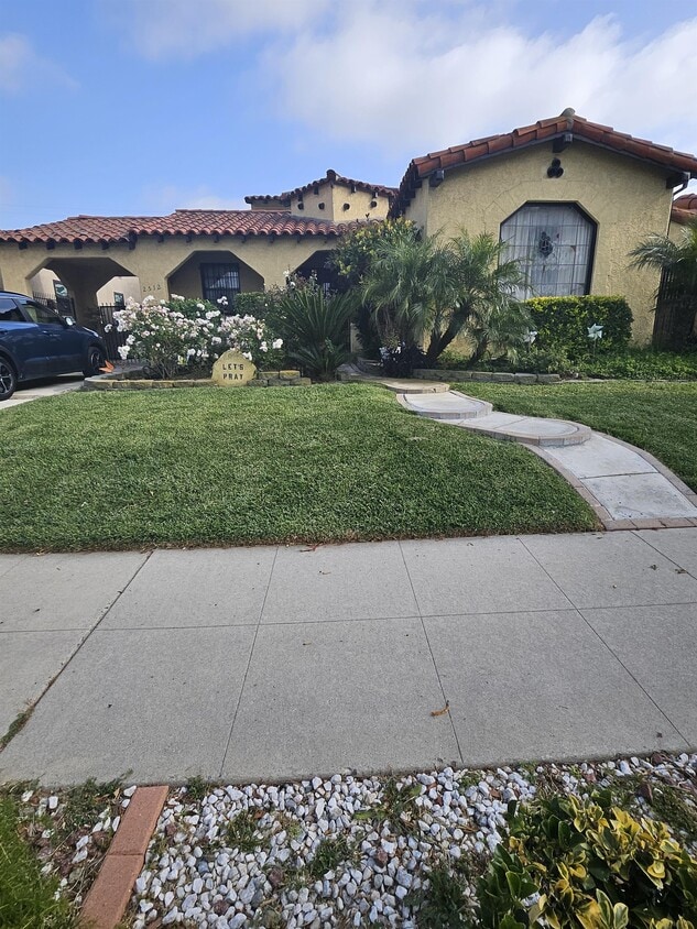 Foto principal - 2512 W 79th St