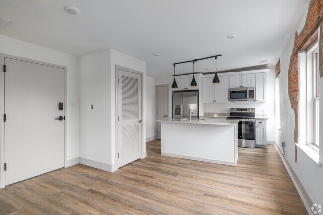 Foto del edificio - 103 S Main St