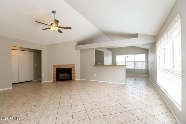 Building Photo - 1134 W Estrella Dr