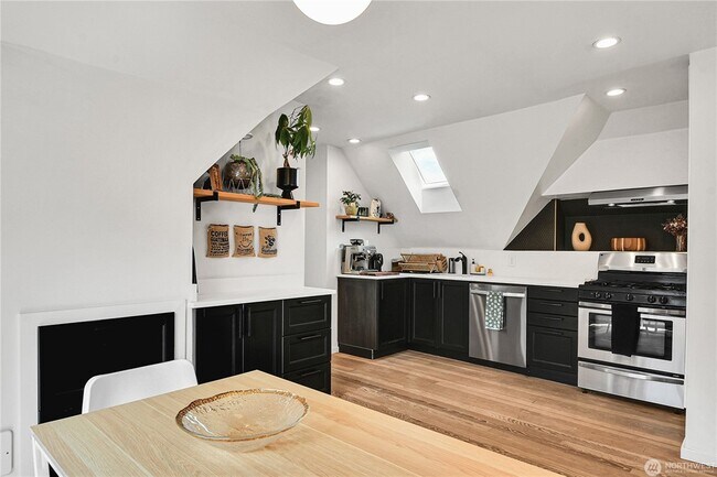 Foto del edificio - 1930 5th Ave W