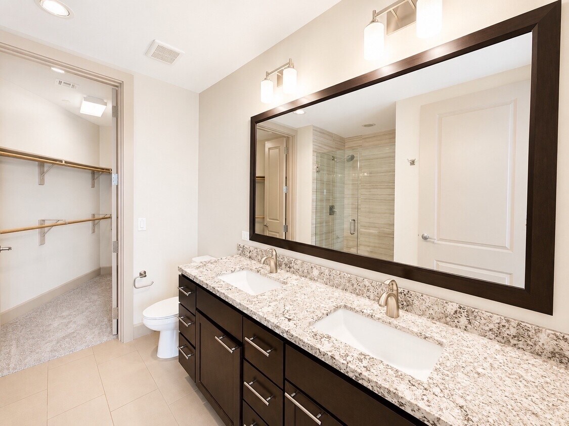 Building Photo - 9787 Katy Fwy