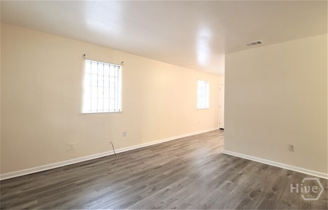 Building Photo - 1204 E Anderson St