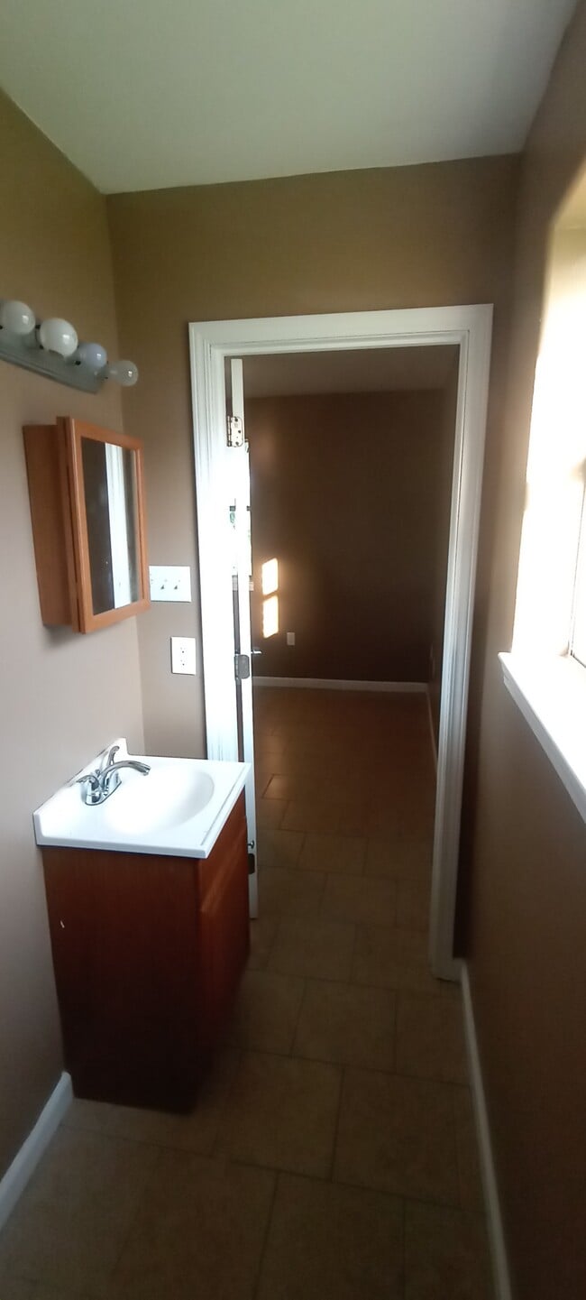 Building Photo - 2327 Lamanche St