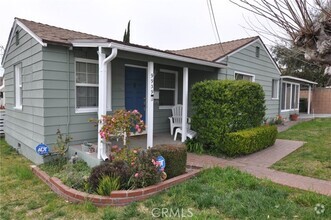 Building Photo - 9939 Haines Canyon Ave