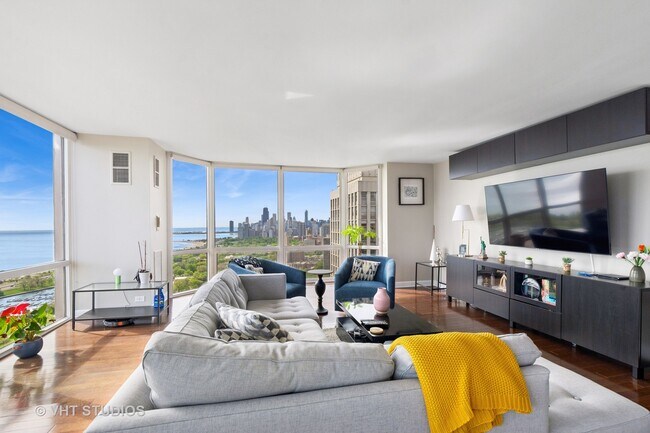 Foto del edificio - 2650 N Lakeview Ave