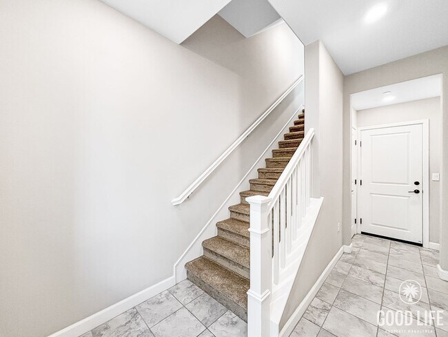 Building Photo - Beautiful 4BD/4BA Townhouse in Otay Ranch ...