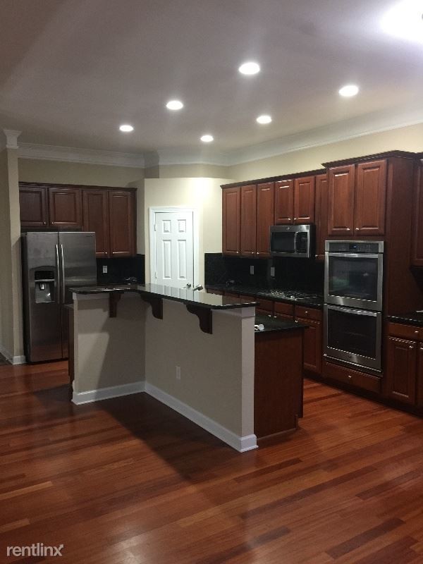Primary Photo - 3479 Kiveton Dr