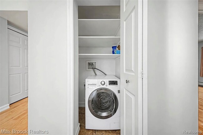 Building Photo - 35300 Woodward Ave