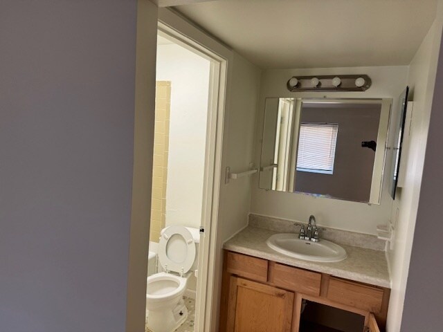 Bathroom 1 - 1530 Springlet Ct unit 14